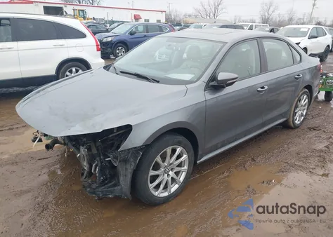 2019 Volkswagen Passat 2.0T Wolfsburg Edition z USA, uszkodzony, nr VIN 1VWLA7A3XKC007113